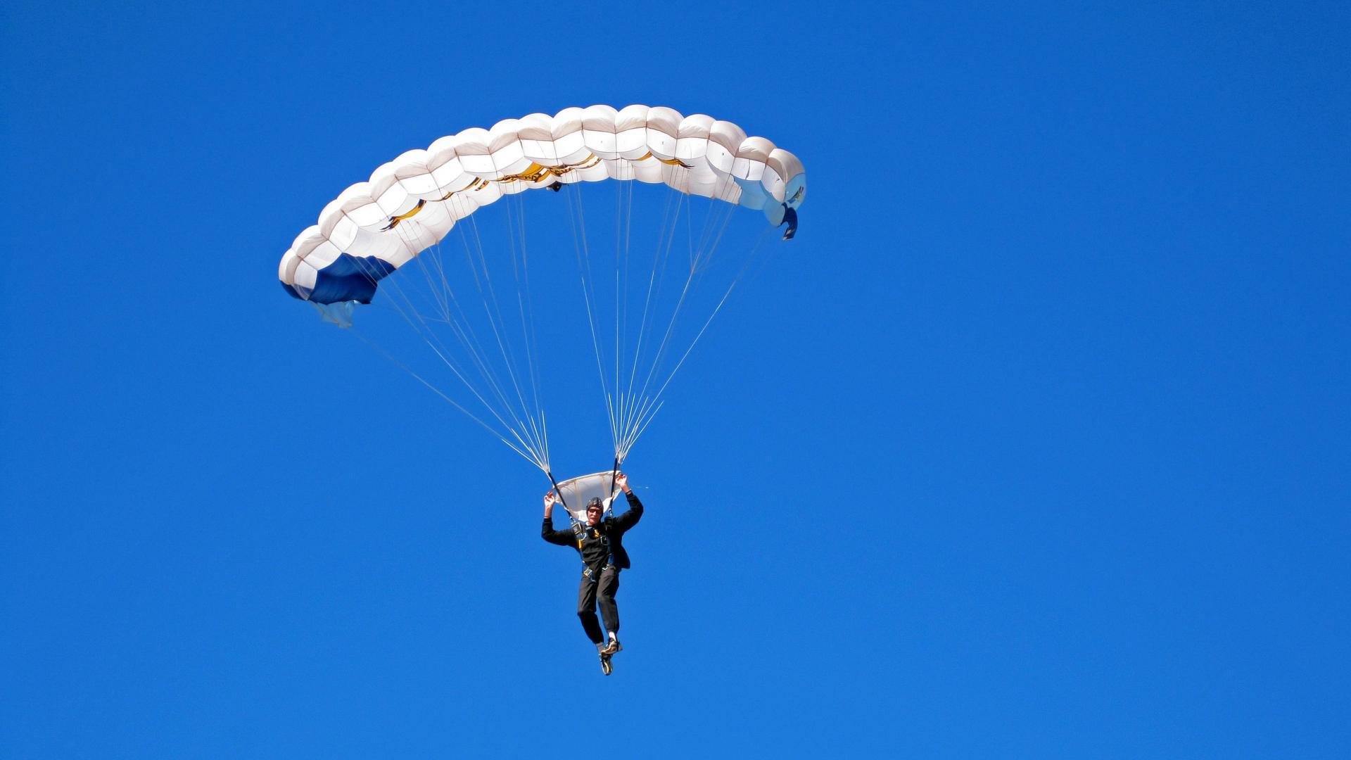 开云体育官网下载-传奇教练的“战术秘籍”：夺冠背后的大谋略，传奇教练系统